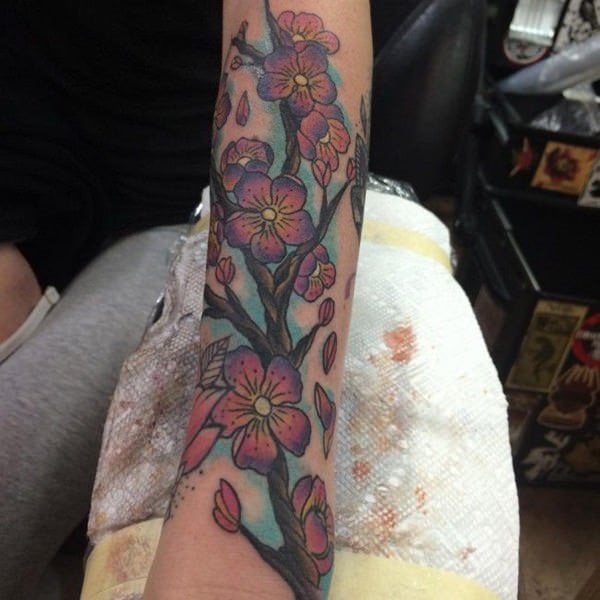 tatuagem flor de cerejeira 136
