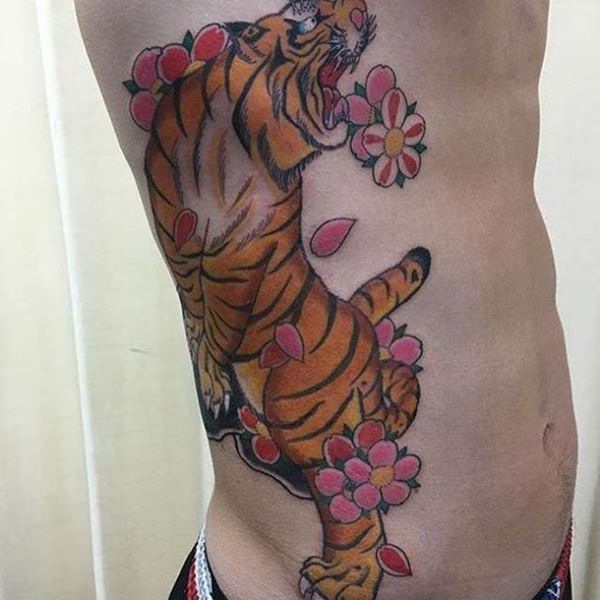 tatuagem flor de cerejeira 143