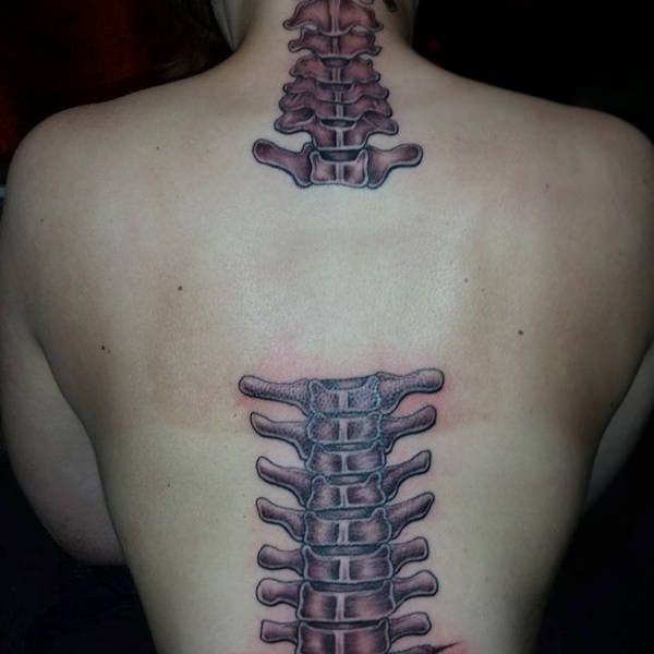 tatuagem coluna vertebral 120