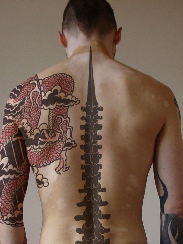 tatuagem coluna vertebral 127