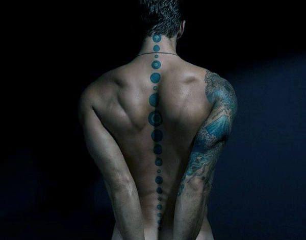 tatuagem coluna vertebral 187