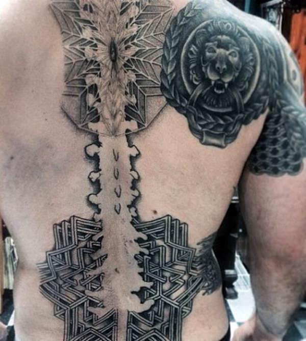 tatuagem coluna vertebral 189