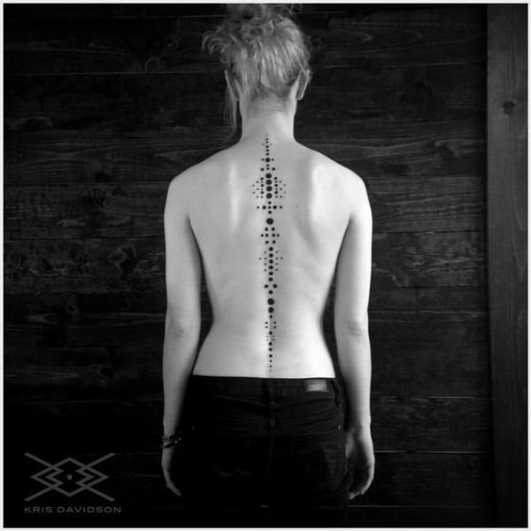 tatuagem coluna vertebral 198
