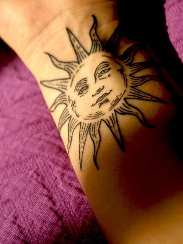 175 tatuagens do sol (e o seu significado)
