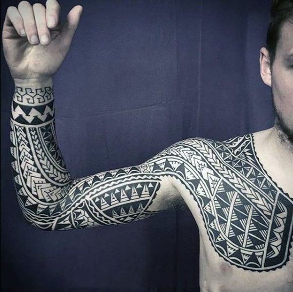 125 tatuagens tribais para os homens (e o seu significado)