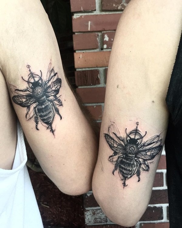 tatuagem abelha 1013
