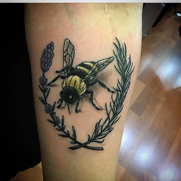 tatuagem abelha 168