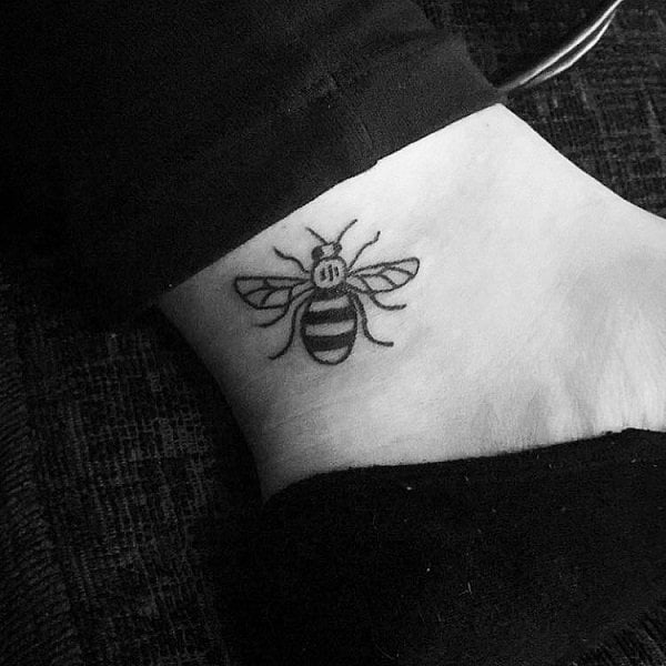 tatuagem abelha 194