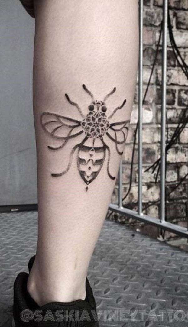 tatuagem abelha 402