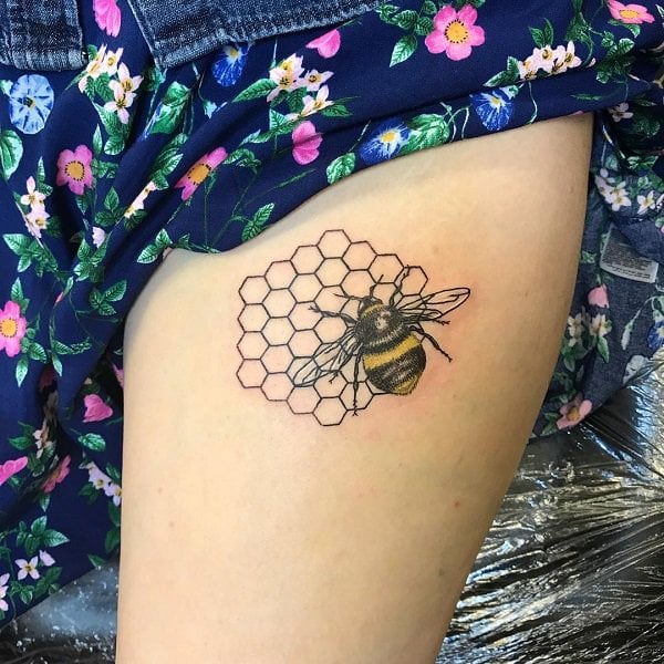 tatuagem abelha 415
