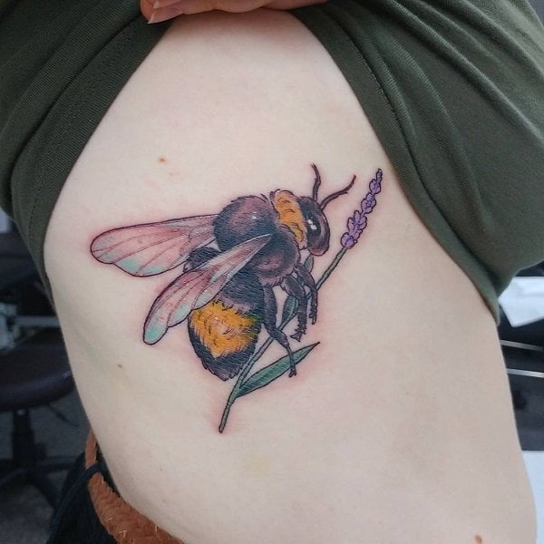 tatuagem abelha 597