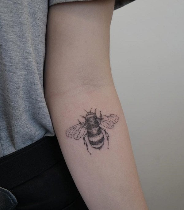 tatuagem abelha 64