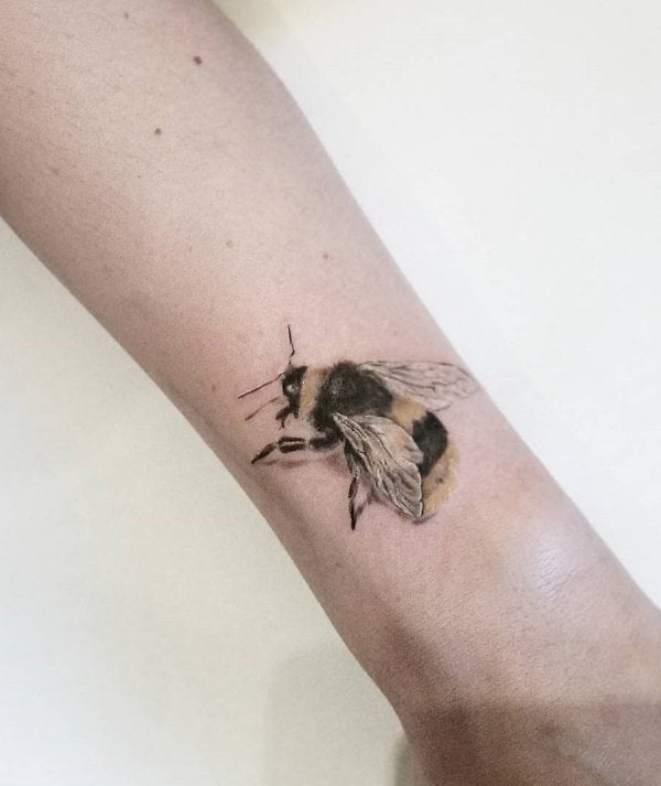 tatuagem abelha 727