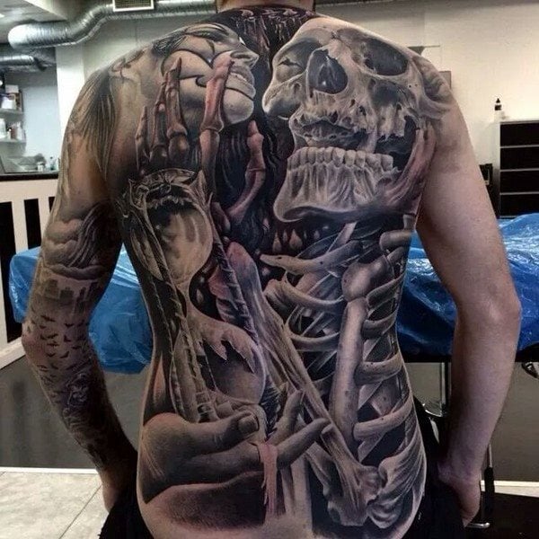 tatuagem costas 101