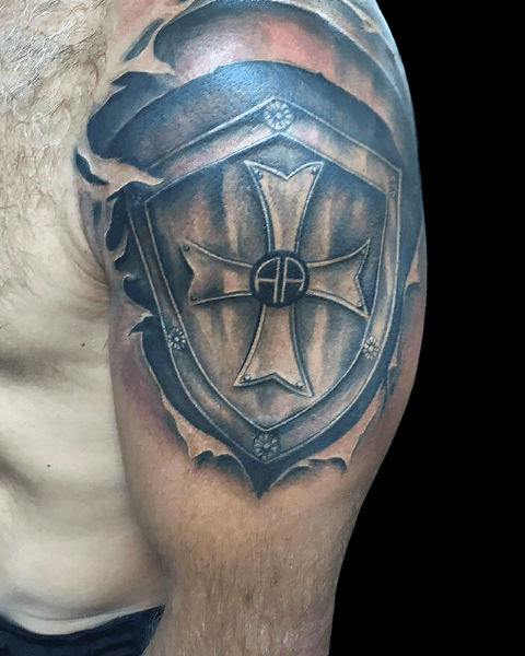tatuagem escudo 121