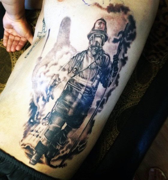 tatuagem bombeiro 85