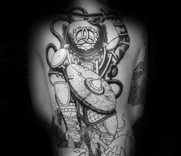 tatuagem mergulhador 17