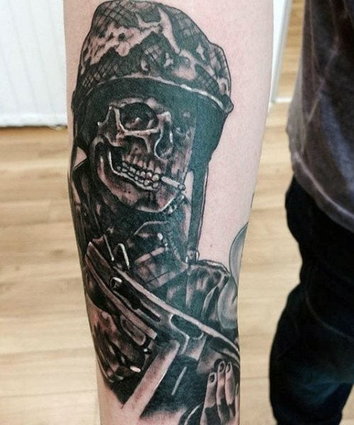 tatuagem pistola 58