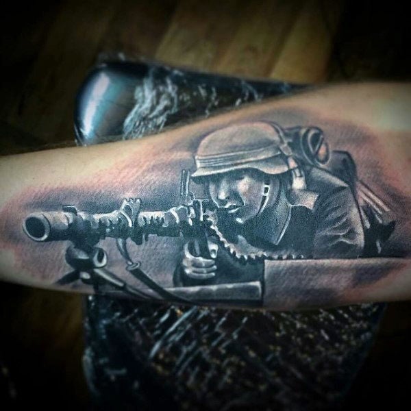 tatuagem pistola 82