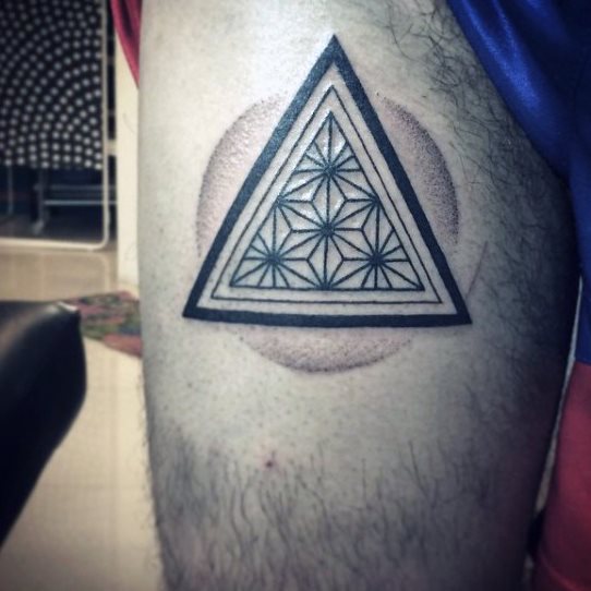 tatuagem triangulo 118