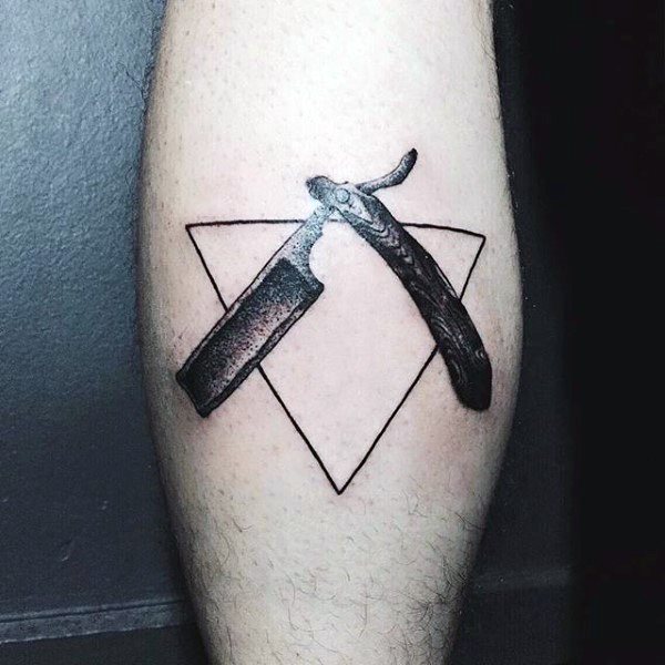 tatuagem triangulo 151