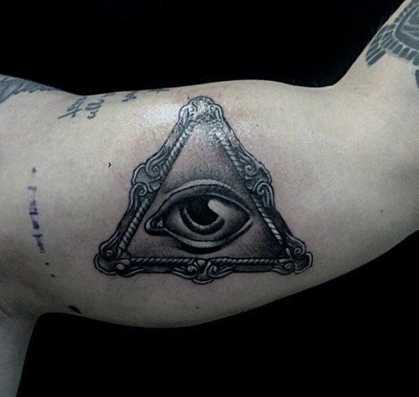 tatuagem triangulo 175