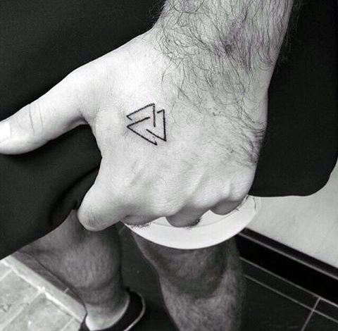 tatuagem triangulo 226