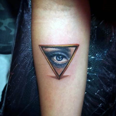 tatuagem triangulo 232