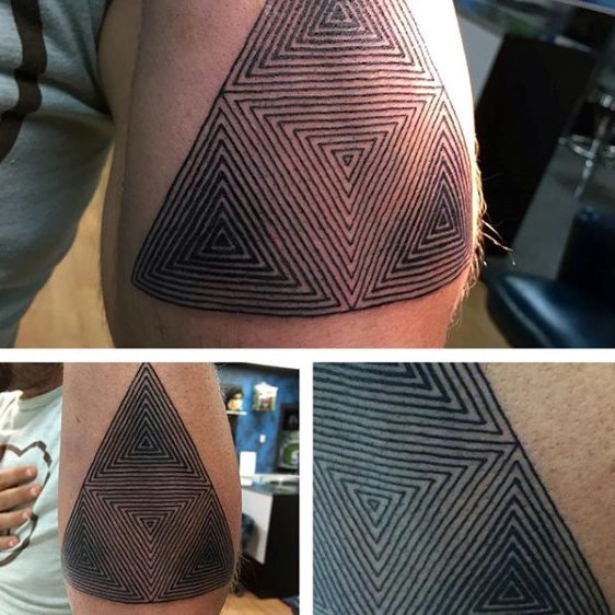 tatuagem triangulo 235