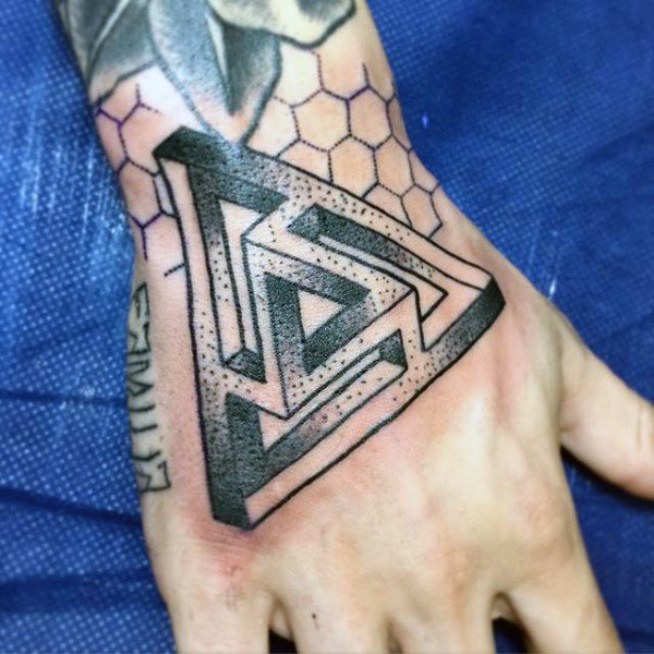 tatuagem triangulo 61