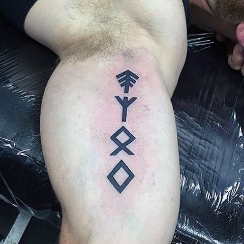 tatuagem runa vikinga 87