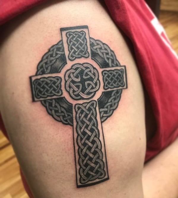 tatuagem cruz 108