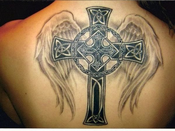 tatuagem cruz 84