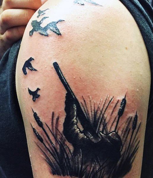 60 Tatuagens de caça para o seu corpo e entenda o significado