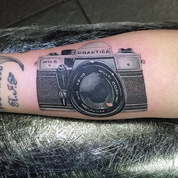75 Tatuagens de câmeras fotográficas e o significado delas em sua vida