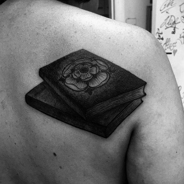 tatuagem livros 23