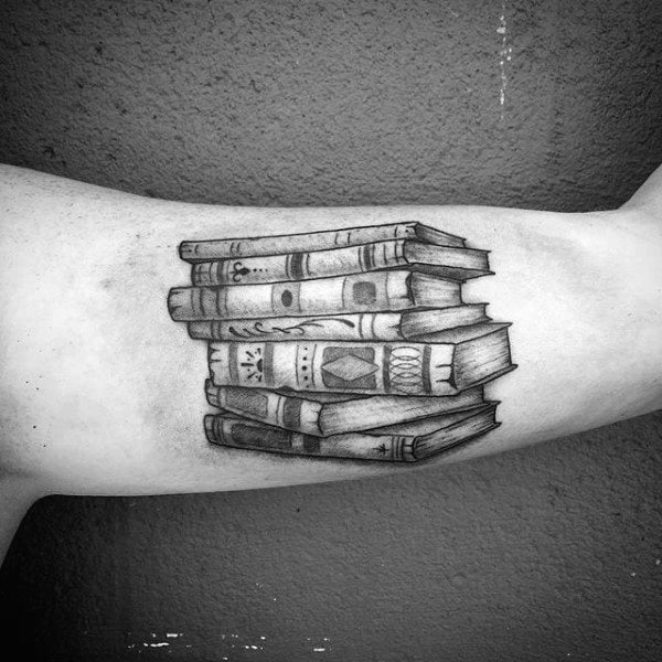 tatuagem livros 49