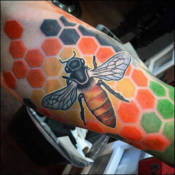 tatuagem favo de mel abelha 43